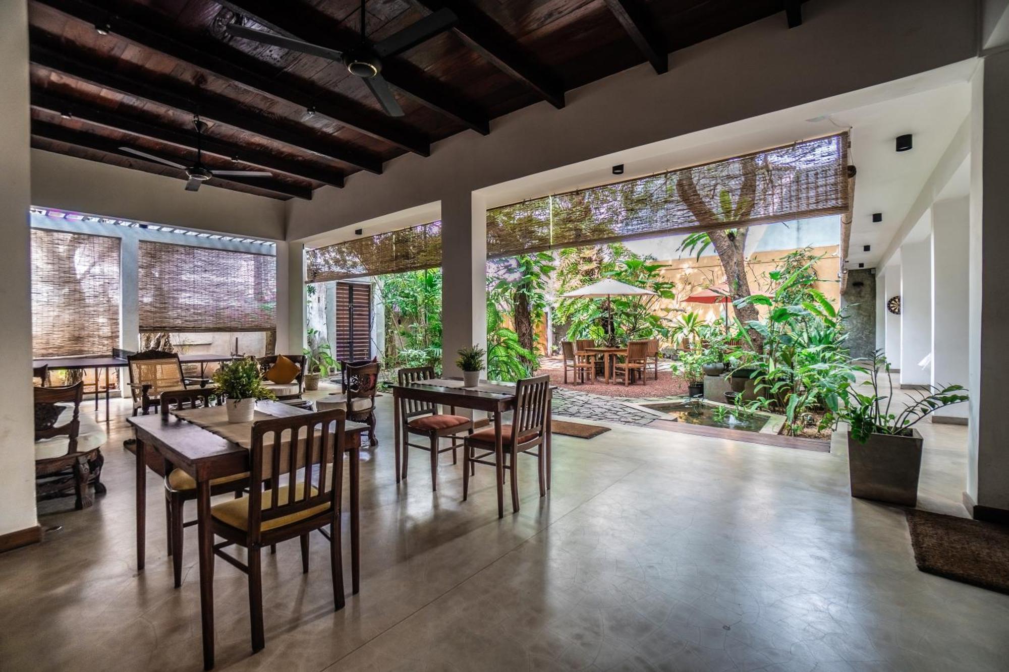 Отель Sayura House Коломбо Экстерьер фото