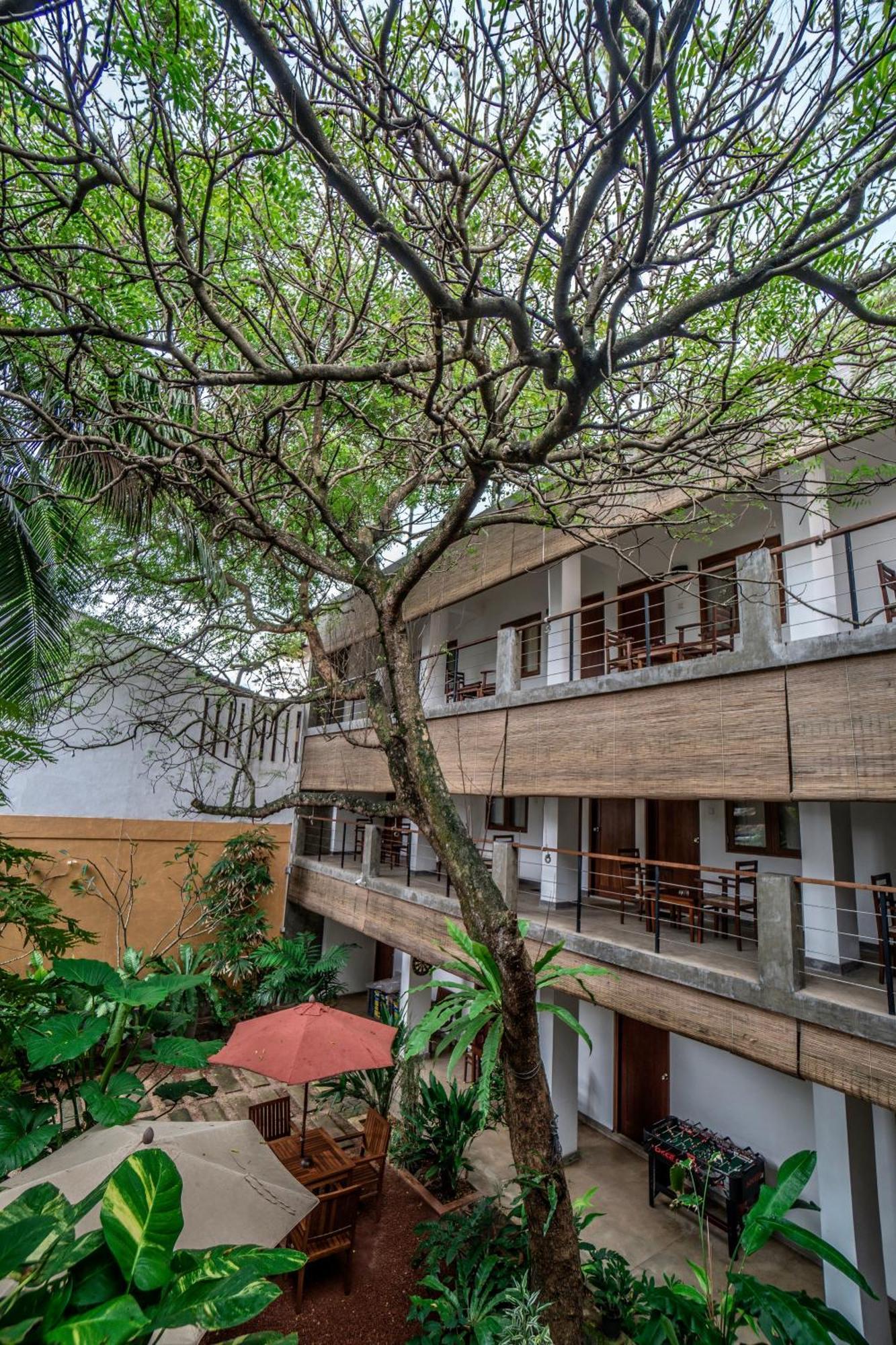 Отель Sayura House Коломбо Экстерьер фото
